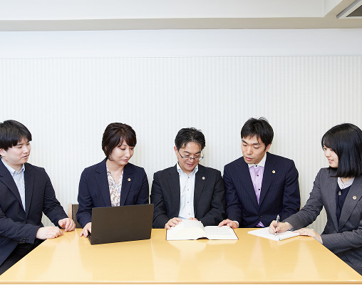 事案によっては複数名のチーム対応も可能